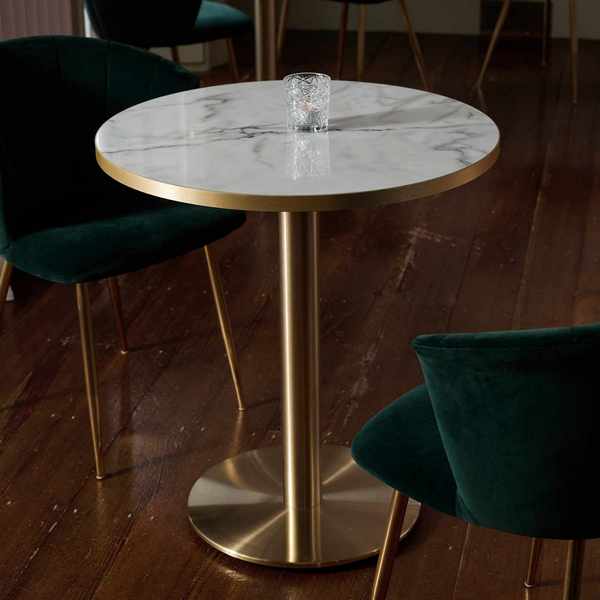 Cava Round Champagne Gold Base - Lifestyle